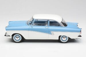 Ford Taunus 17M P2 Svetlomodrý & Biely BoS Models 1:18 BOS019 Kov – obrázok 3 z 6