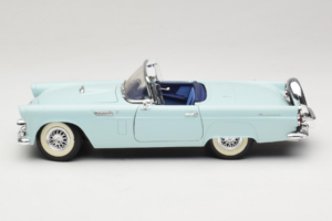 Ford Thunderbird Zelený Revell 1:18 8804-G1 Kov – obrázok 4 z 8