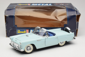 Ford Thunderbird Zelený Revell 1:18 8804-G1 Kov – obrázok 8 z 8