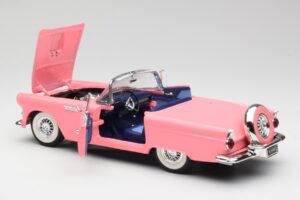 Ford Thunderbird Ružový Revell 1:18 8804 Kov – obrázok 5 z 8