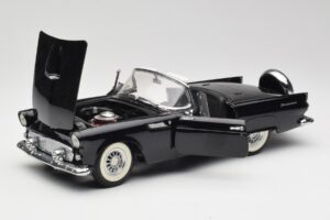 Ford Thunderbird Kabriolet Čierny Revell 1:18 8818-M1 Kov – obrázok 2 z 8