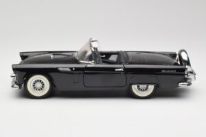 Ford Thunderbird Kabriolet Čierny Revell 1:18 8818-M1 Kov – obrázok 4 z 8