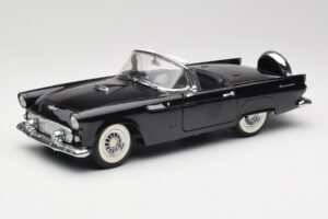 Ford Thunderbird Kabriolet Čierny Revell 1:18 8818-M1 Kov