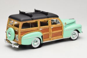 Ford Woody Panel Wagon Mätovo Zelený Road Signature 1:18 20028 Kov – obrázok 3 z 8