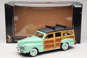 Ford Woody Panel Wagon Mätovo Zelený Road Signature 1:18 20028 Kov – obrázok 8 z 8