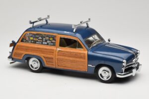 Ford Woody Station Wagon Bayview Blue Surf Shop Motor City 1:18 60002 Kov – obrázok 6 z 8