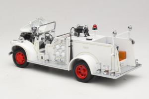 GMC Hasičské Auto Biely Road Signature 1:18 20068 Kov – obrázok 5 z 9