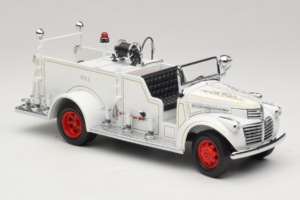 GMC Hasičské Auto Biely Road Signature 1:18 20068 Kov – obrázok 6 z 9