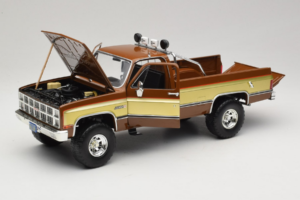 GMC K-2500 Sierra Grande Hnedý GreenLight 1:18 13560 Kov – obrázok 2 z 8