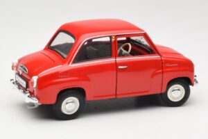 Goggomobil T 250 Červený Revell 1:18 08952 Kov – obrázok 2 z 7