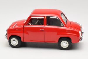 Goggomobil T 250 Červený Revell 1:18 08952 Kov – obrázok 3 z 7