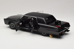 Chrysler Imperial Black Beauty Green Hornet TV Series AUTOart 1:18 71546 Kov – obrázok 5 z 8