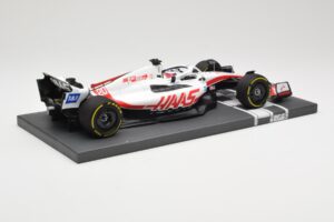 Haas VF-22 #20 K. Magnussen British GP 2022 Minichamps 1:18 117221020 Kov – obrázok 3 z 6