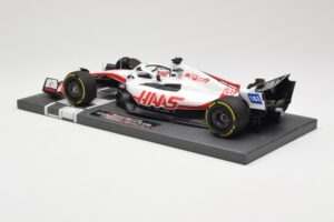 Haas VF-22 #20 K. Magnussen British GP 2022 Minichamps 1:18 117221020 Kov – obrázok 5 z 6