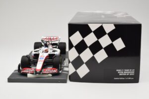 Haas VF-22 #20 K. Magnussen British GP 2022 Minichamps 1:18 117221020 Kov – obrázok 6 z 6