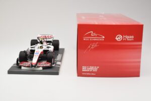 Haas VF-22 #47 M. Schumacher Bahrain GP 2022 Minichamps 1:18 117220147 Kov – obrázok 6 z 6
