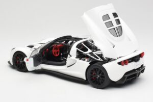 Hennessey Venom GT Biely AUTOart 1:18 75404 Kov – obrázok 5 z 8