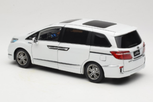 Honda Elysion Biely OEM 1:18 430056 Kov – obrázok 7 z 8