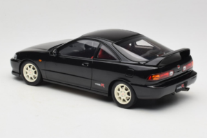 Honda Integra Type R DC2 Pre-Facelift Flamenco Black Pearl MotorHelix 1:18 M85203 Kov – obrázok 7 z 8