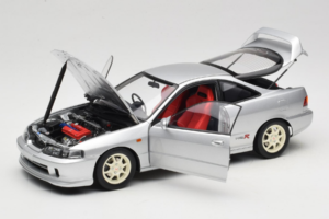 Honda Integra Type R DC2 Pre-Facelift Vogue Silver Metallic MotorHelix 1:18 M85202 Kov – obrázok 2 z 8