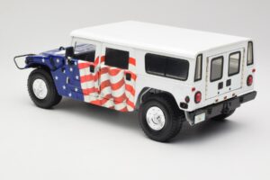 Hummer H1 AM General Gore-Lieberman Humvee America Exoto 1:18 1807 Kov – obrázok 7 z 8