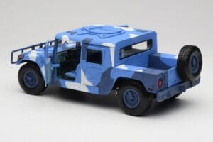 Hummer H1 Humvee Modrý & Biely Motormax 1:18 73157 Kov – obrázok 5 z 8