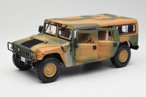 Hummer H1 Station Wagon Military Maisto 1:18 56049 Kov – obrázok 2 z 8