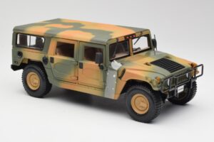 Hummer H1 Station Wagon Military Maisto 1:18 56049 Kov – obrázok 6 z 8