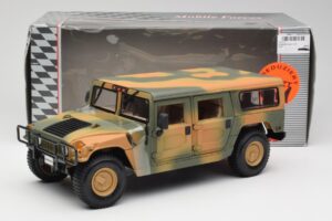 Hummer H1 Station Wagon Military Maisto 1:18 56049 Kov – obrázok 8 z 8