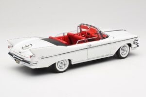 Imperial Crown Kabriolet Biely Road Signature 1:18 20138 Kov – obrázok 3 z 8