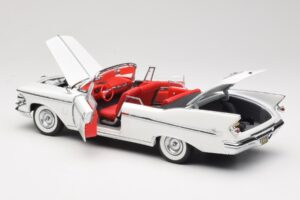 Imperial Crown Kabriolet Biely Road Signature 1:18 20138 Kov – obrázok 5 z 8