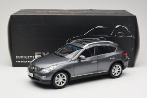Infiniti EX25 J50 Grey Metallic Paudi 1:18 81L0049 Kov – obrázok 8 z 8