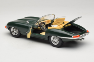 Jaguar E-Type Kabriolet Zelený Bburago 1:18 3026 Kov – obrázok 5 z 8