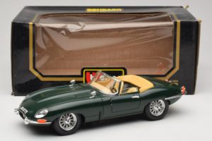 Jaguar E-Type Kabriolet Zelený Bburago 1:18 3026 Kov – obrázok 8 z 8