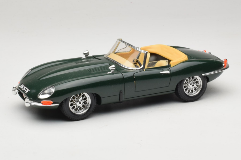 Jaguar E-Type Kabriolet Zelený Bburago 1:18 3026 Kov