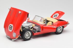 Jaguar E-Type Kabriolet Červený Bburago 1:18 3016 Kov – obrázok 2 z 8