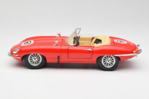 Jaguar E-Type Kabriolet Červený Bburago 1:18 3016 Kov – obrázok 4 z 8