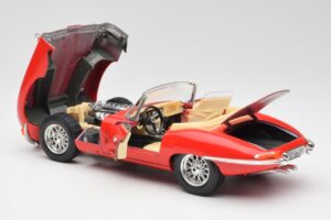 Jaguar E-Type Kabriolet Červený Bburago 1:18 3016 Kov – obrázok 5 z 8