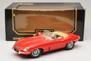 Jaguar E-Type Series 1 Kabriolet Červený Bburago 1:18 3038 Kov – obrázok 8 z 8