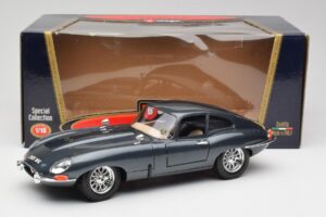 Jaguar E-Type Series 1 Zelený Bburago 1:18 3018-M1 Kov – obrázok 2 z 8