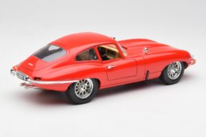 Jaguar E-Type Červený Bburago 1:18 3018 Kov – obrázok 3 z 8