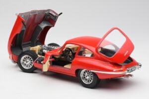 Jaguar E-Type Červený Bburago 1:18 3018 Kov – obrázok 5 z 8