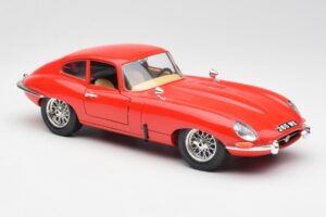 Jaguar E-Type Červený Bburago 1:18 3018 Kov – obrázok 6 z 8