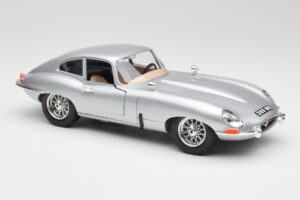 Jaguar E-Type Series 1 Strieborný Bburago 1:18 3018-M2 Kov – obrázok 6 z 8