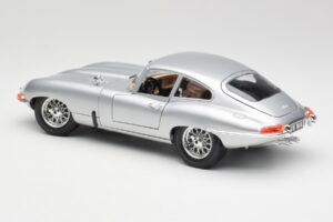 Jaguar E-Type Series 1 Strieborný Bburago 1:18 3018-M2 Kov – obrázok 7 z 8