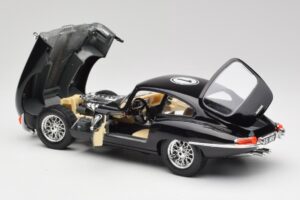 Jaguar E-Type Series 1 #1 British Racing Green Bburago 1:18 3018-M3 Kov – obrázok 5 z 8