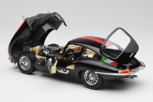 Jaguar E-Type #29 Čierny Bburago 1:18 3018-M4 Kov – obrázok 5 z 8