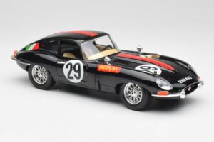 Jaguar E-Type #29 Čierny Bburago 1:18 3018-M4 Kov – obrázok 6 z 8