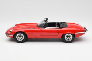 Jaguar E-Type Roadster Series III V12 Červený AUTOart 1:18 73523 Kov – obrázok 4 z 8