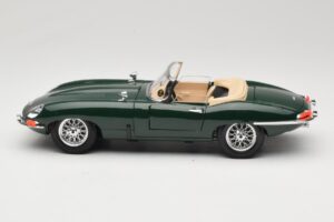 Jaguar E-Type Series 1 Roadster Zelený Bburago 1:18 3016-M1 Kov – obrázok 4 z 8